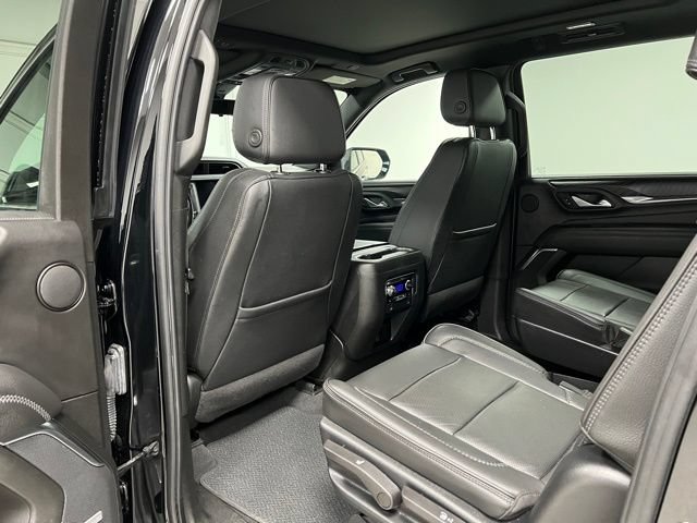 Used 2022 GMC Yukon XL Denali w/ Advanced Technology Package AWD/4WD image 42