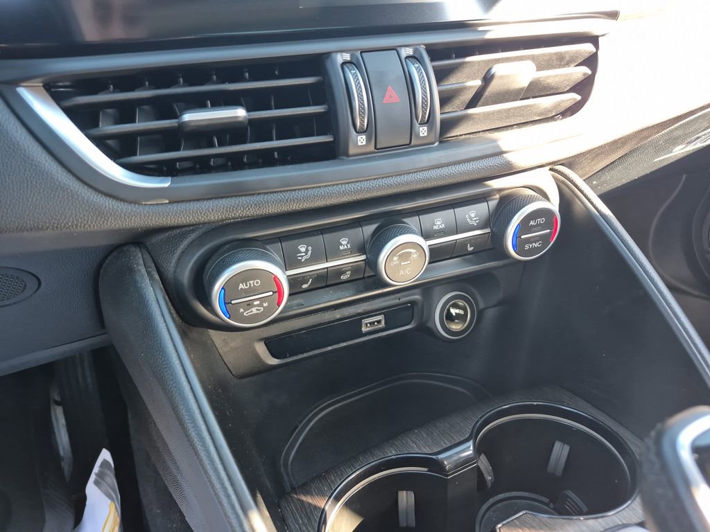 Used 2021 Alfa Romeo Giulia Ti image 15