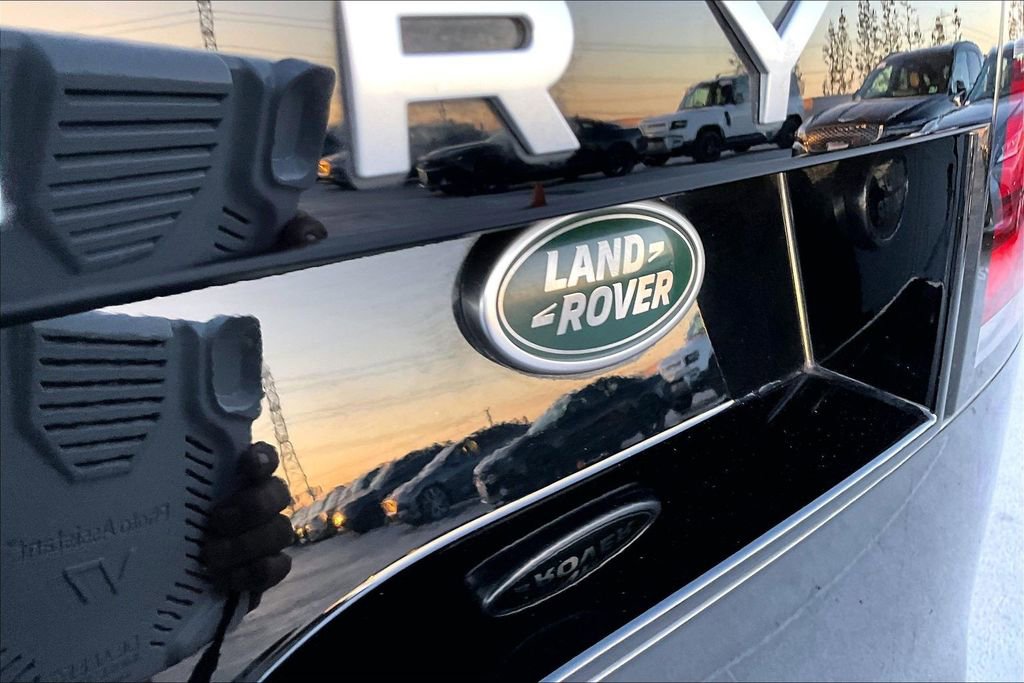 Certified 2023 Land Rover Discovery S AWD/4WD image 22