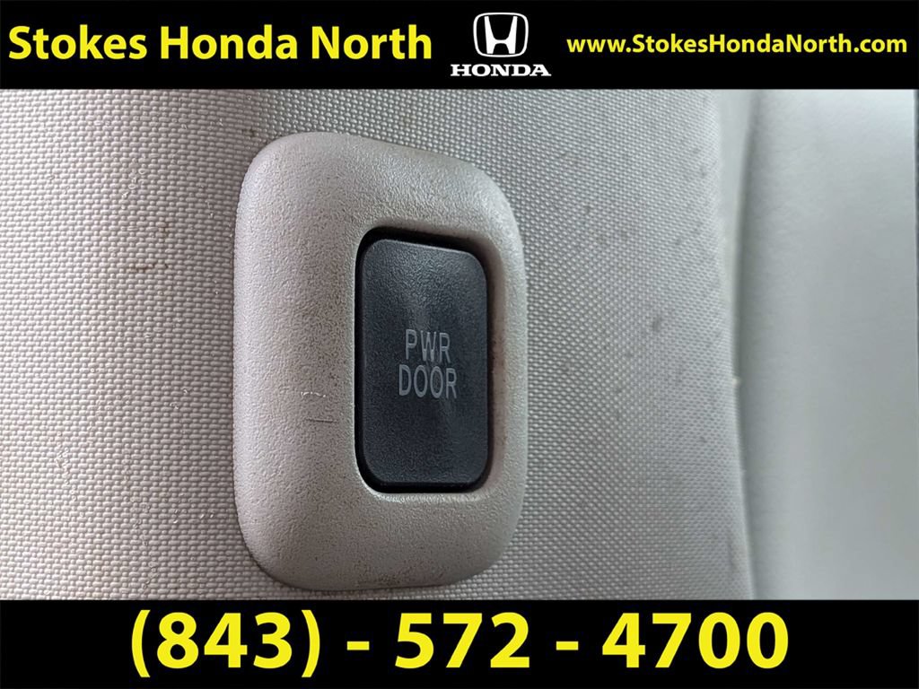Used 2013 Toyota Sienna XLE w/ Entertainment Pkg AWD/4WD image 29
