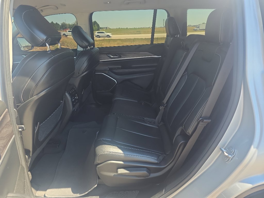 Used 2021 Jeep Grand Cherokee L Limited image 11