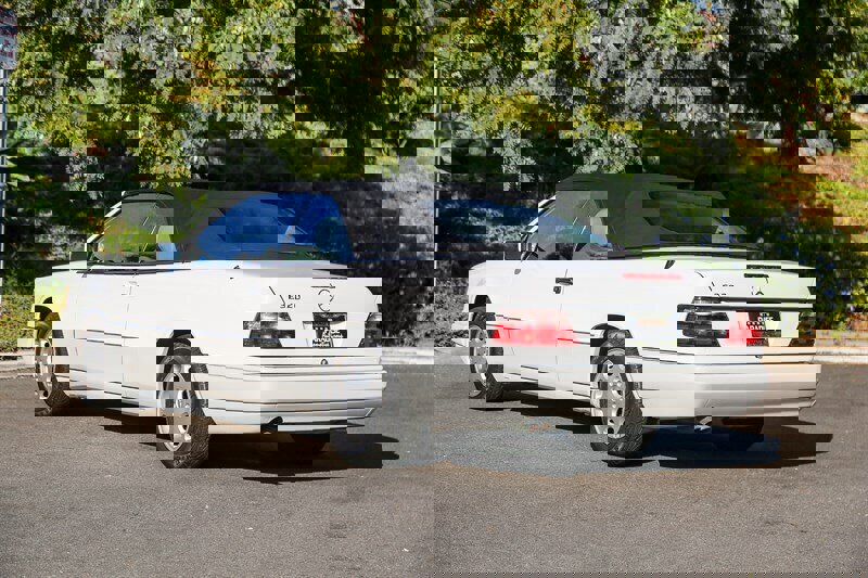 Used 1995 Mercedes-Benz E 320 Convertible image 36