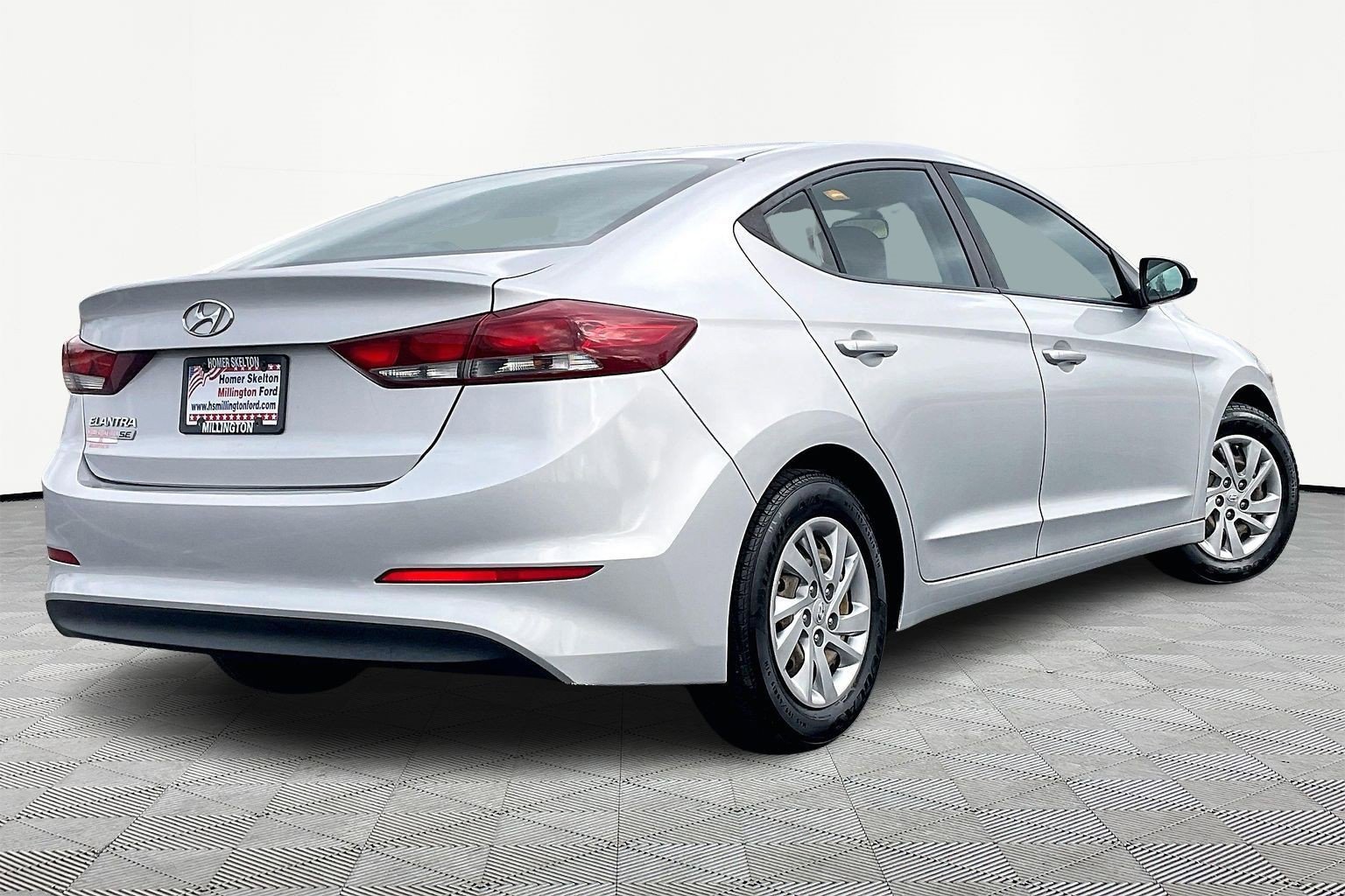Used 2018 Hyundai Elantra SE image 11