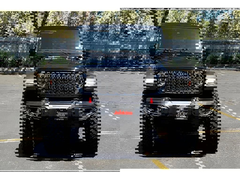 Used 2024 Jeep Wrangler Unlimited Rubicon w/ Technology Group image 3