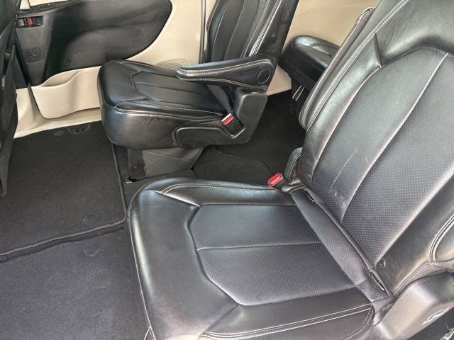 Used 2024 Chrysler Pacifica Touring-L FWD image 29