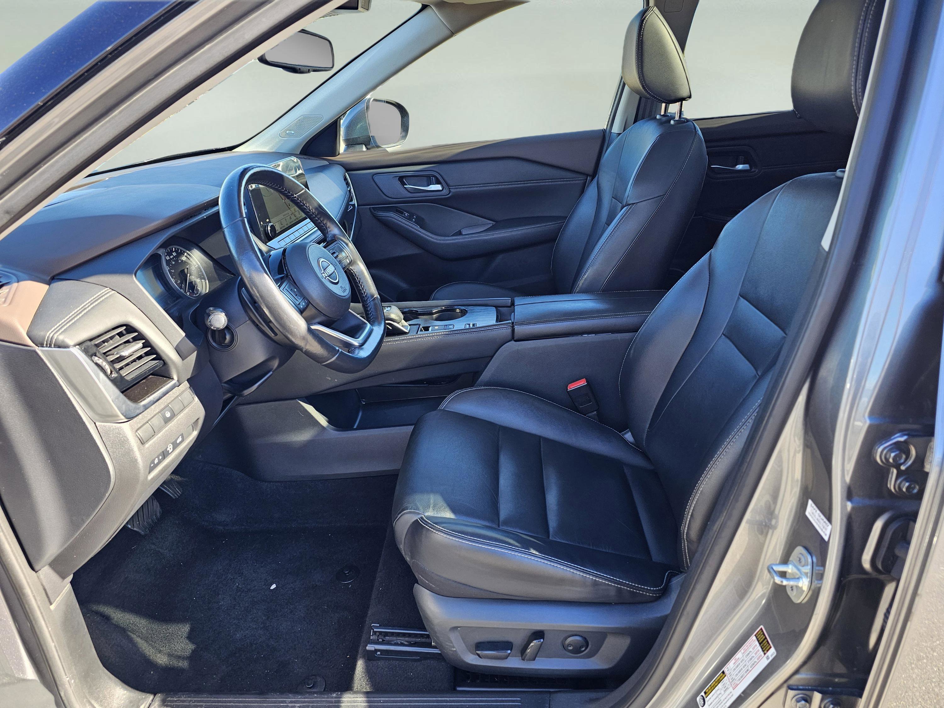 Used 2023 Nissan Rogue SL w/ SL Premium Package image 16