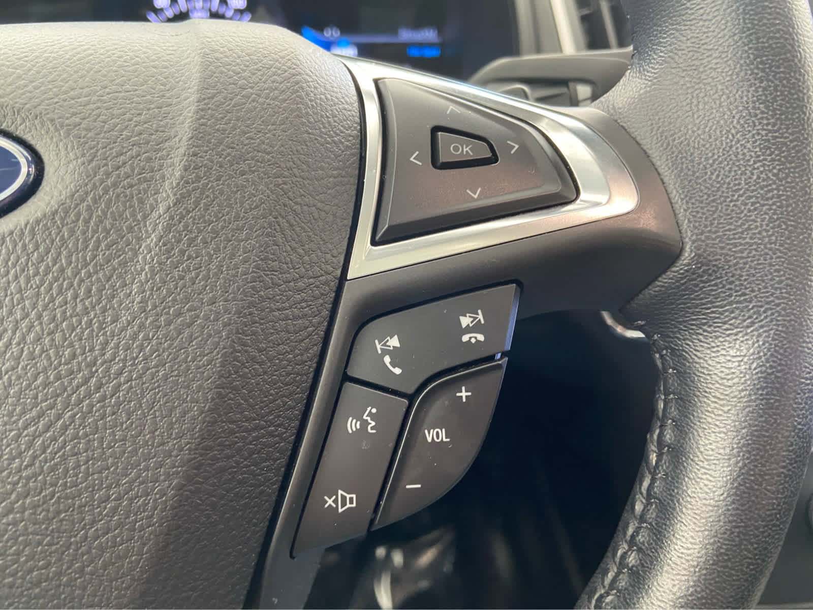 Used 2022 Ford Edge SEL w/ Convenience Package image 24