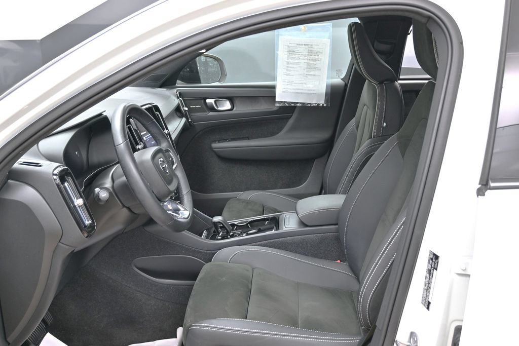 Used 2023 Volvo C40 P8 Recharge Ultimate AWD/4WD image 17