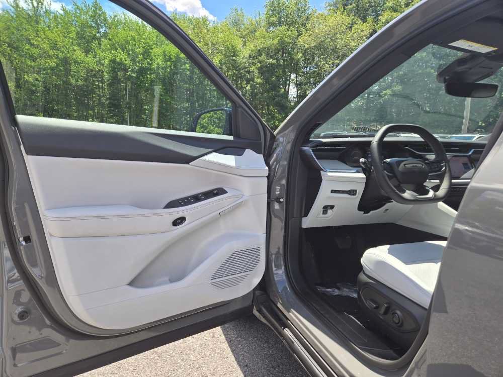 New 2026 Jeep Cherokee Limited AWD/4WD image 11