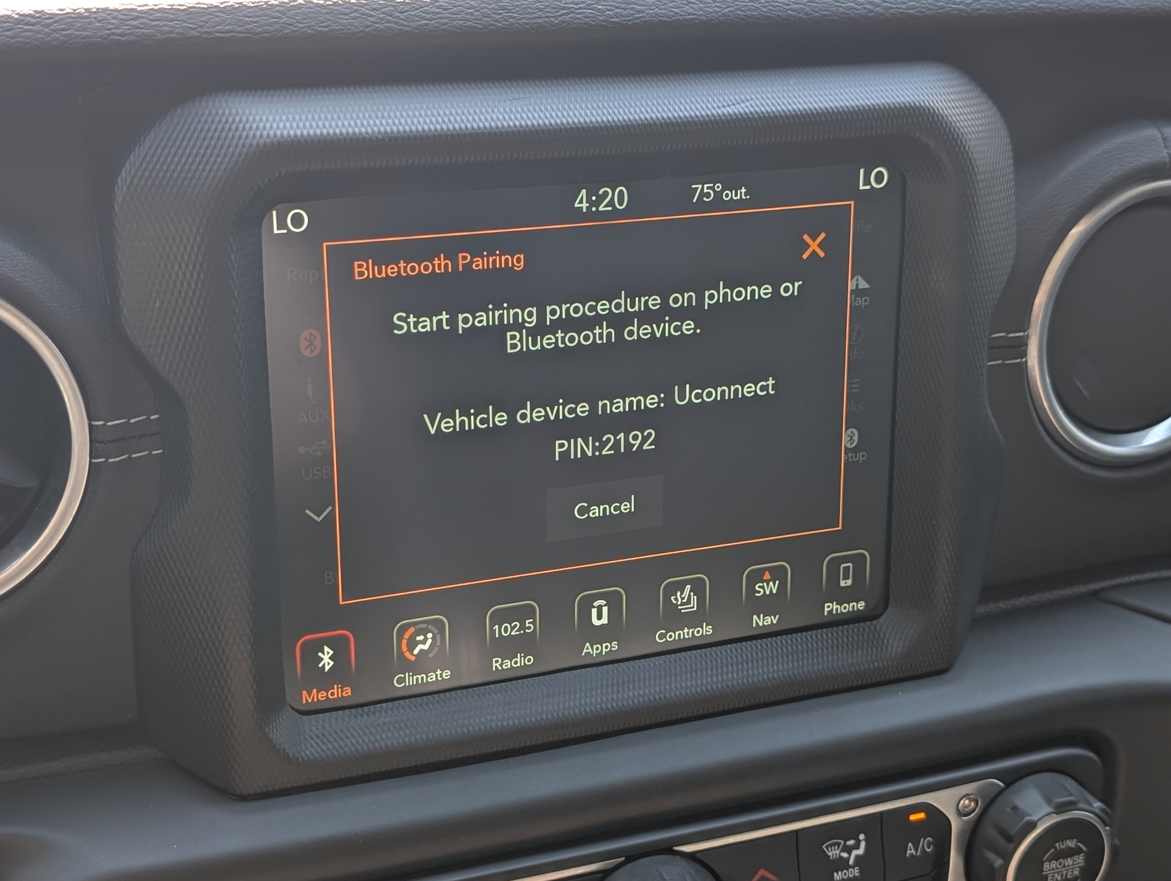 Used 2018 Jeep Wrangler Unlimited Sahara AWD/4WD image 28