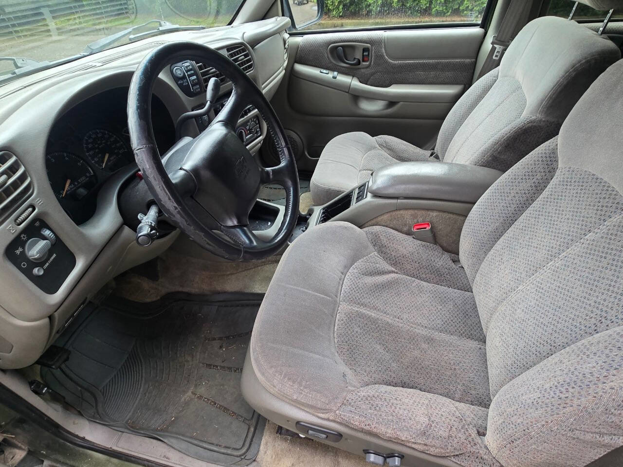 Used 2001 Chevrolet Blazer LT AWD/4WD image 3