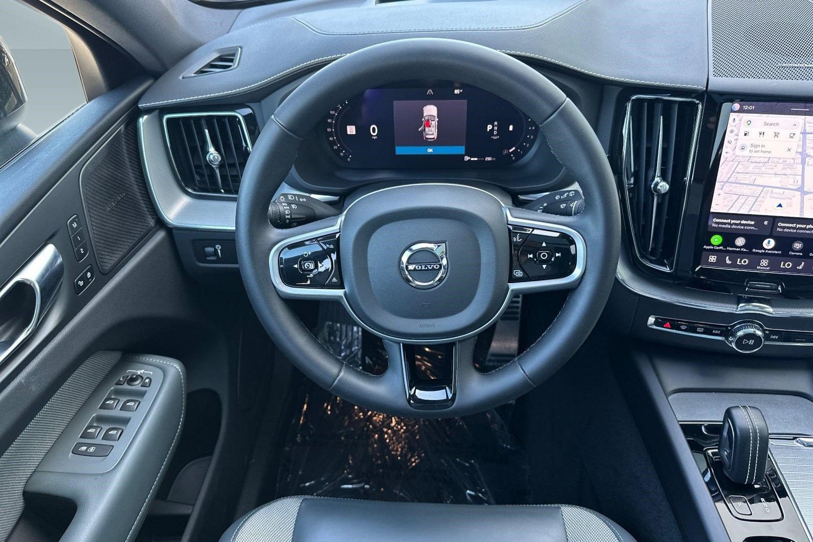 Used 2022 Volvo XC60 B5 R-Design w/ Advanced Package AWD/4WD image 32