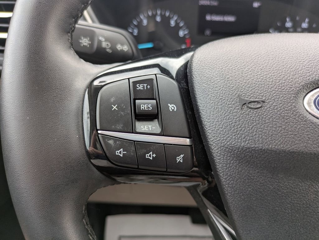 Used 2022 Ford Escape SEL image 16