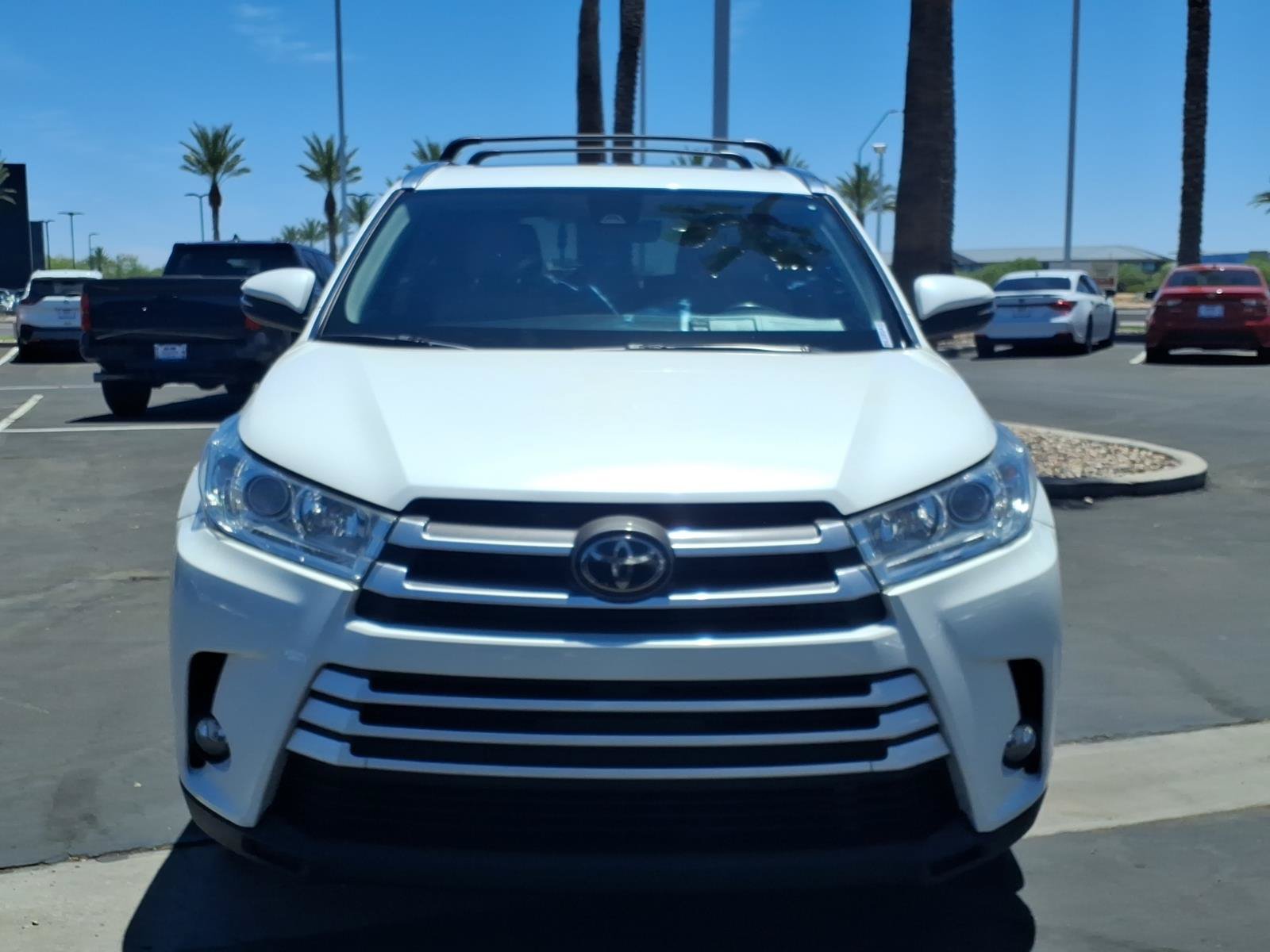 Used 2018 Toyota Highlander XLE AWD/4WD image 2