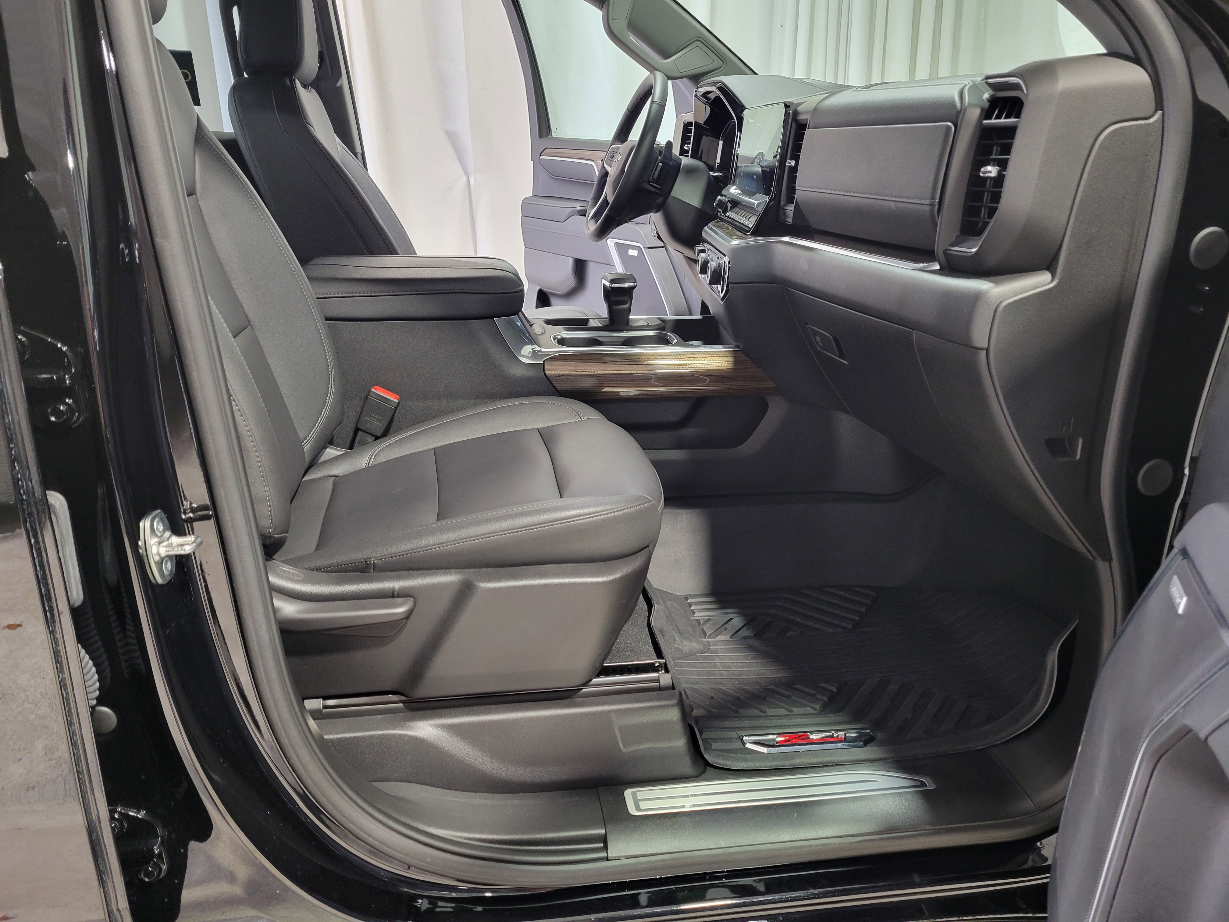 Certified 2025 Chevrolet Silverado 1500 RST w/ RST All Star Premium Package image 38