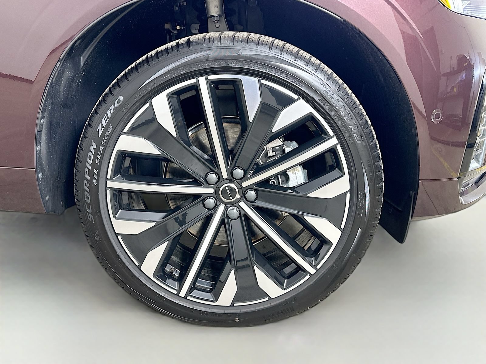 New 2026 Volvo XC60 B5 Ultra w/ Protection Package Premier AWD/4WD image 10