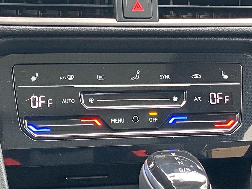 Used 2025 Volkswagen Taos SE image 8