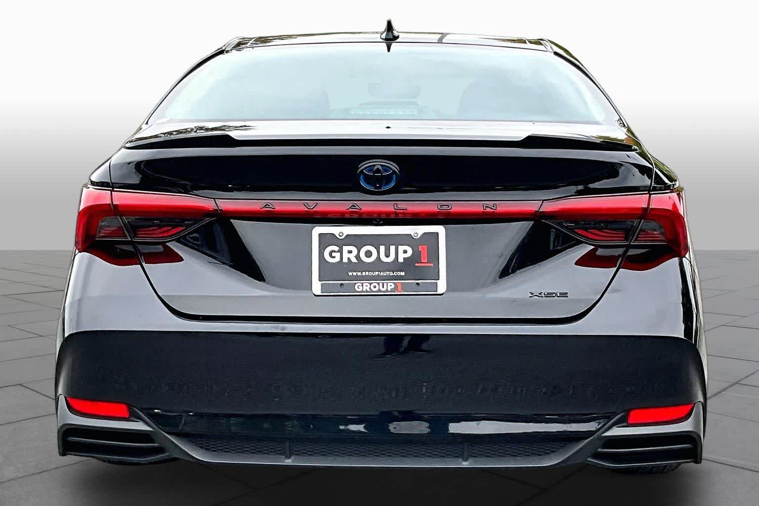Used 2022 Toyota Avalon XSE FWD image 5