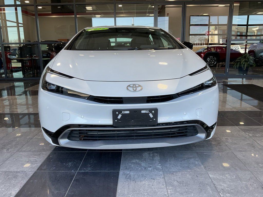 Used 2024 Toyota Prius XLE image 2