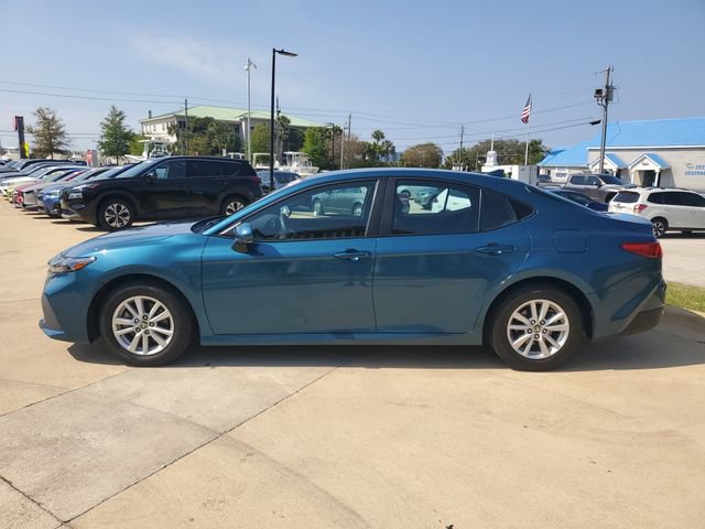 Used 2025 Toyota Camry LE FWD image 2