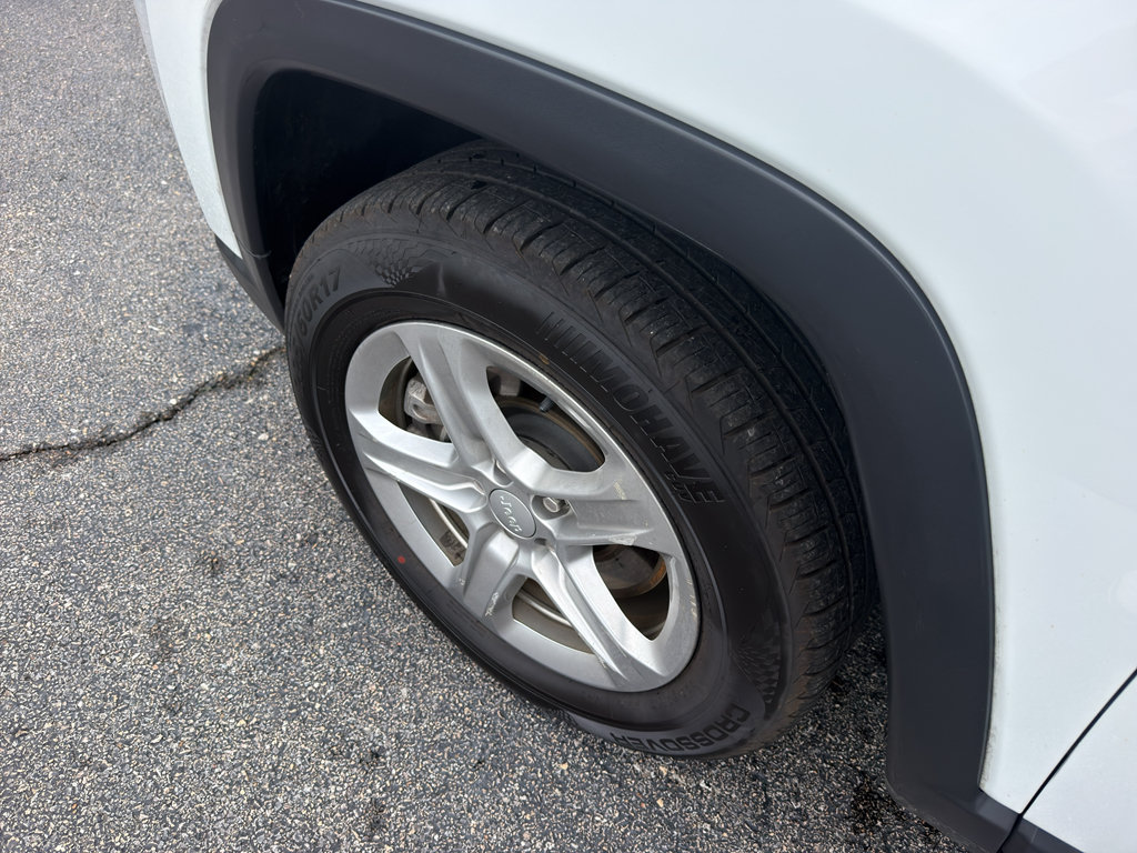 Used 2024 Jeep Compass Latitude AWD/4WD image 7
