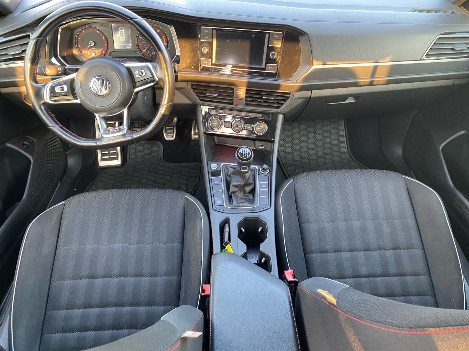 Used 2019 Volkswagen Jetta GLI FWD image 12
