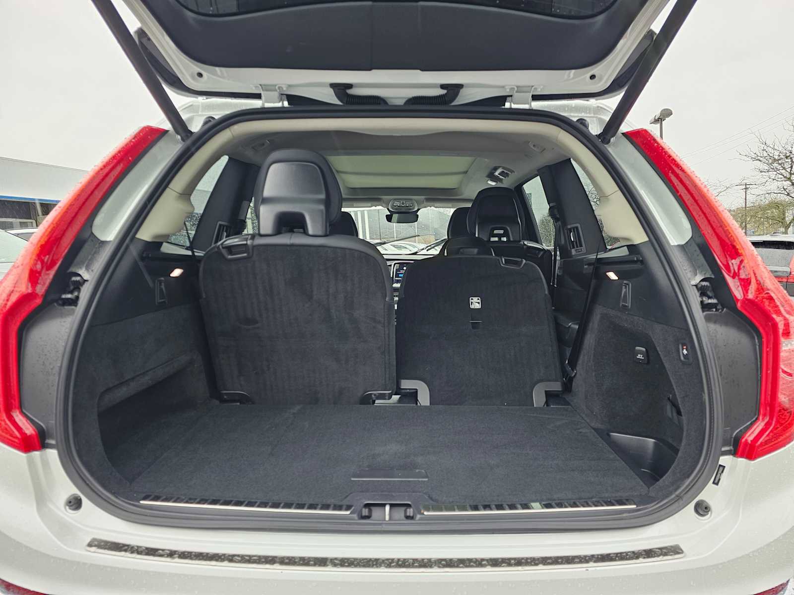 Certified 2023 Volvo XC90 T8 Plus w/ Protection Package Premier AWD/4WD image 15