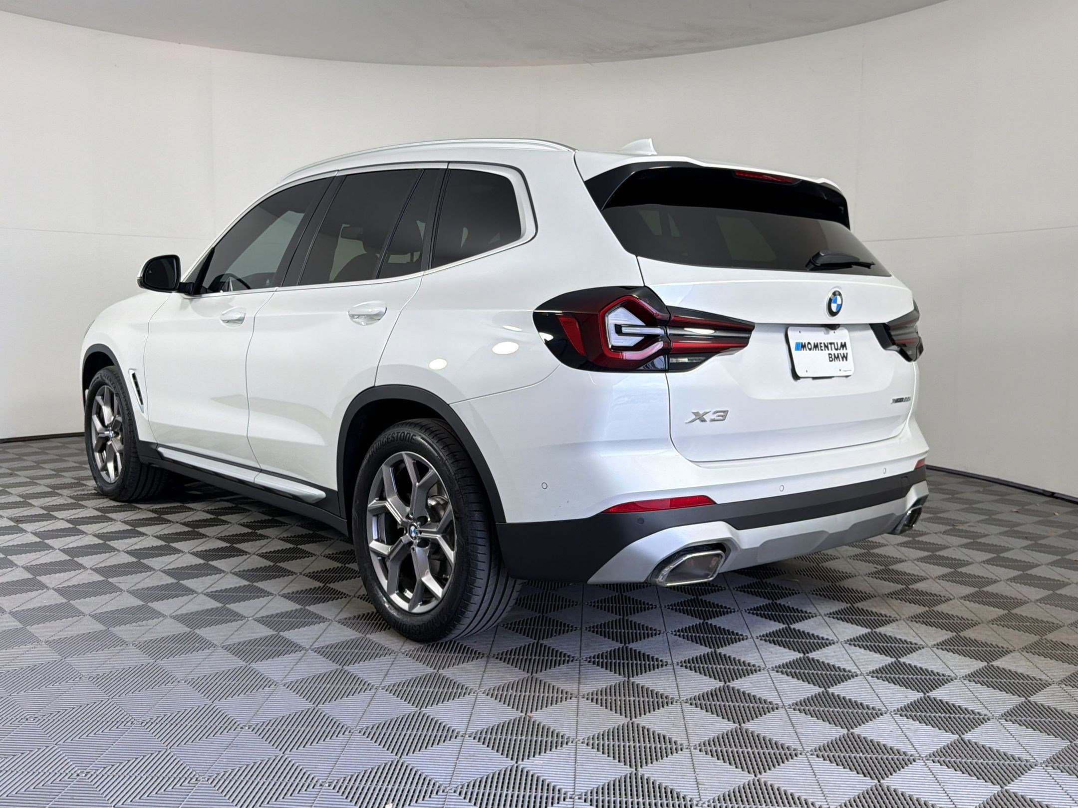 Certified 2024 BMW X3 xDrive30i w/ Convenience Package w/ZPA image 3