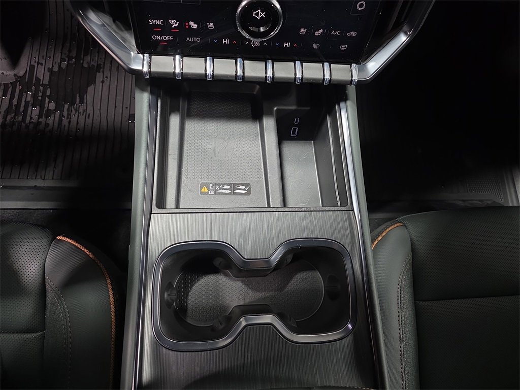 New 2026 GMC Acadia AT4 w/ Luxury Package image 24