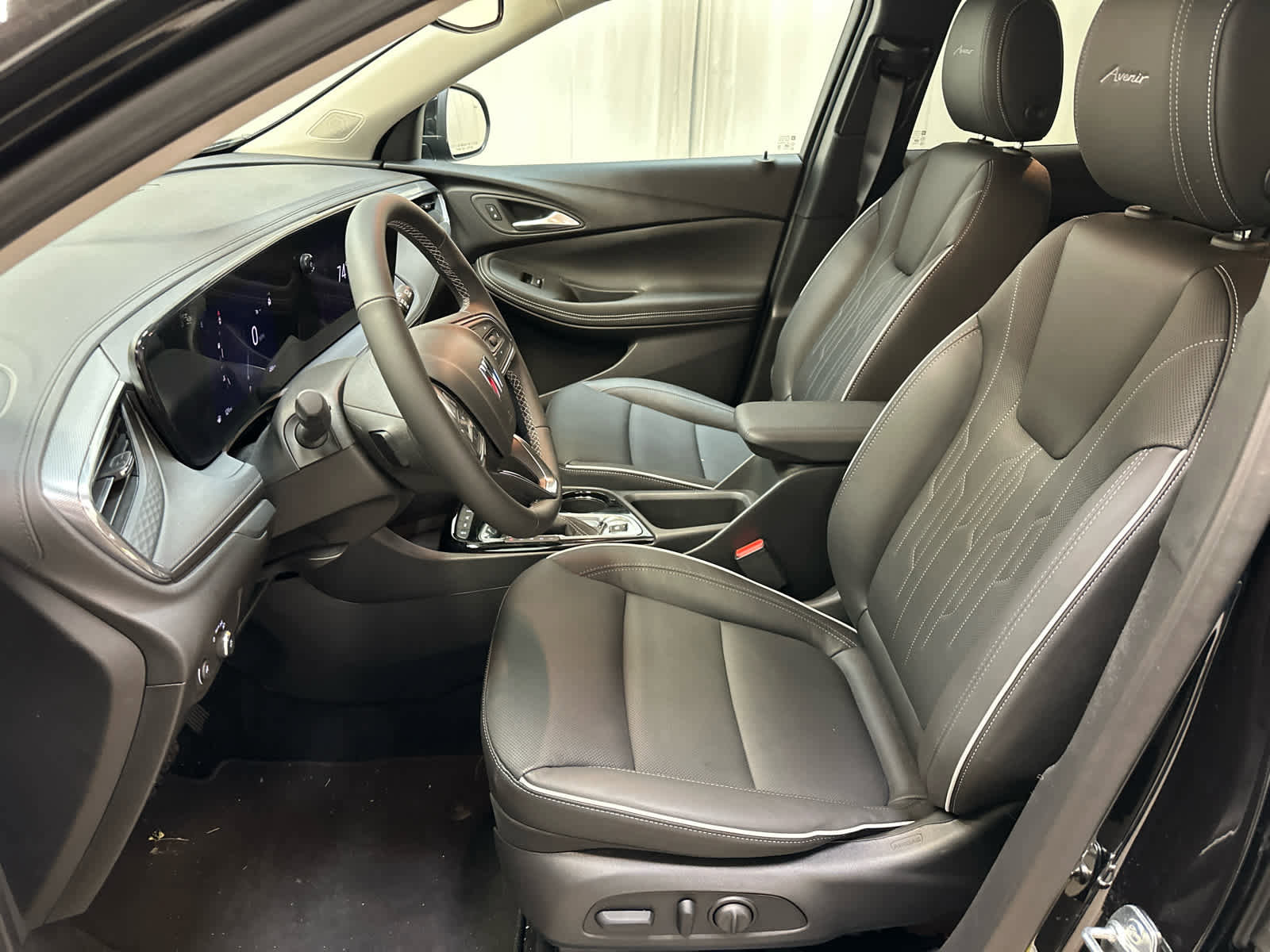Used 2026 Buick Encore GX Avenir w/ Avenir Convenience Package image 4