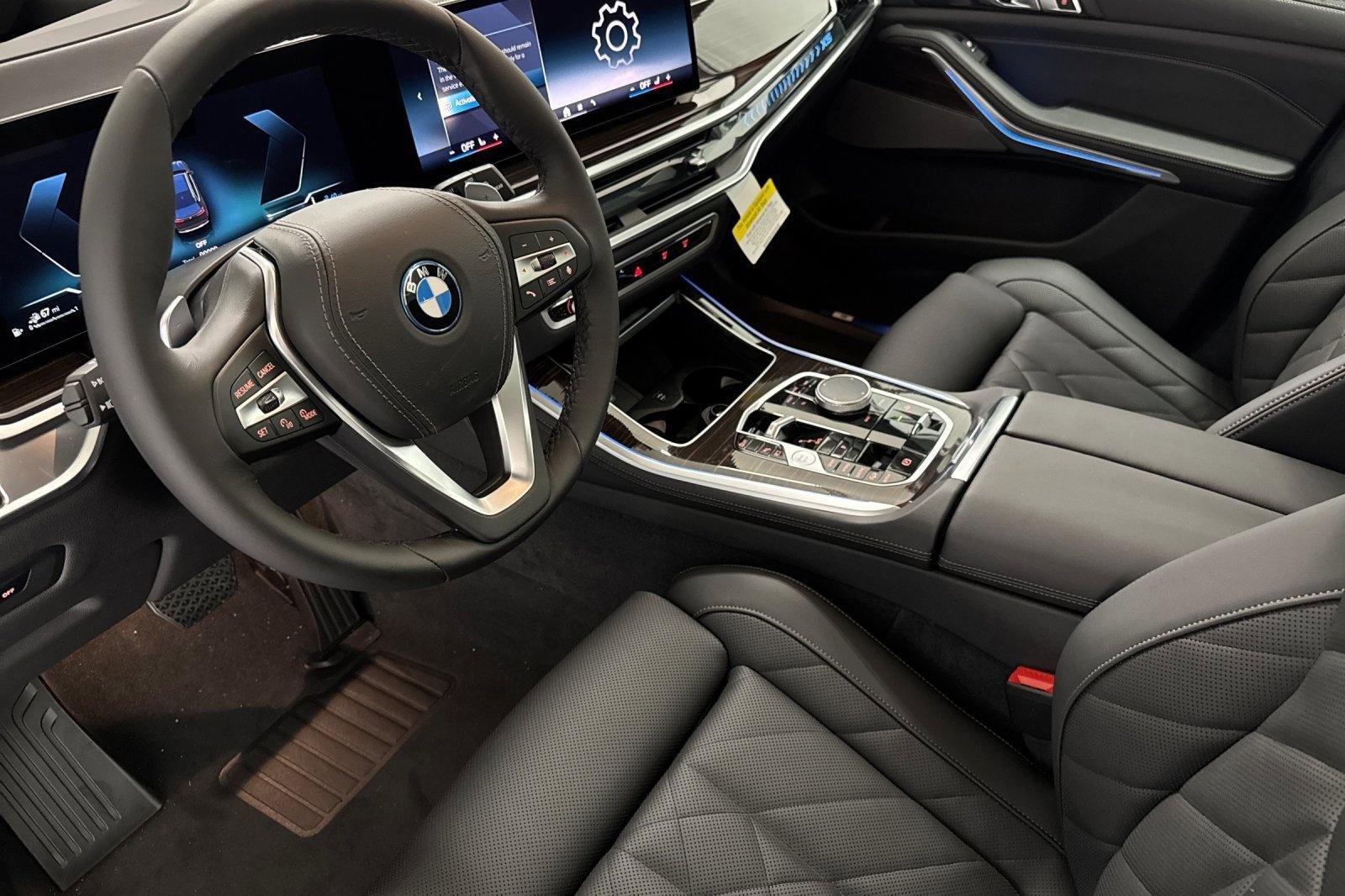 Used 2026 BMW X5 xDrive50e w/ Premium Package AWD/4WD image 4