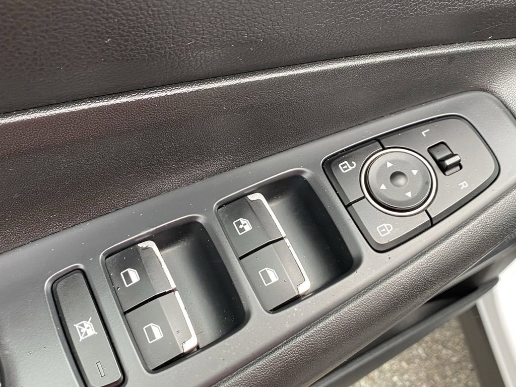 Used 2020 Hyundai Santa Fe SE FWD image 23