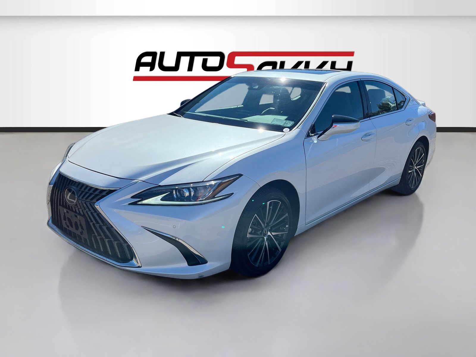 Used 2025 Lexus ES 350 w/ Premium Package FWD image 3