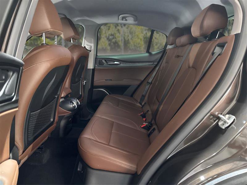 Used 2019 Alfa Romeo Stelvio AWD w/ Cold Weather Package image 10