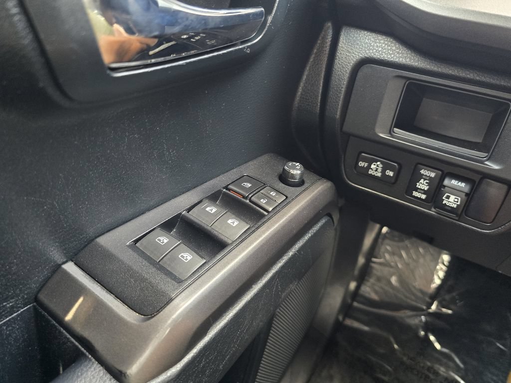 Used 2017 Toyota Tacoma TRD Sport RWD image 25