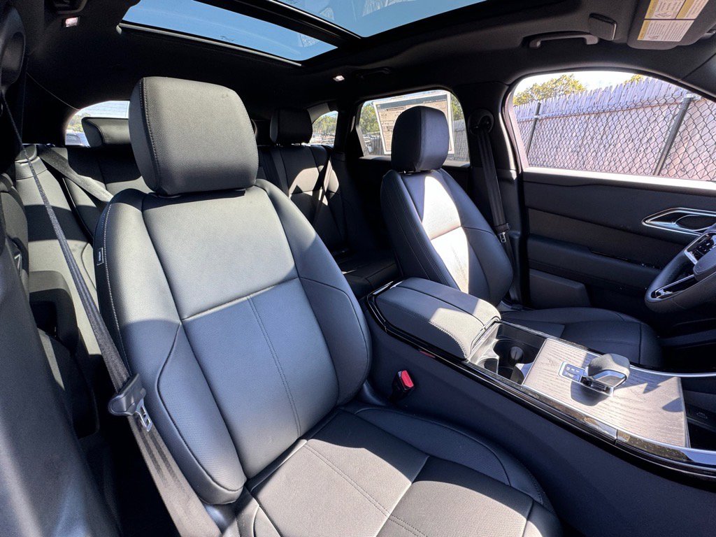 New 2026 Land Rover Range Rover Velar Dynamic SE image 22