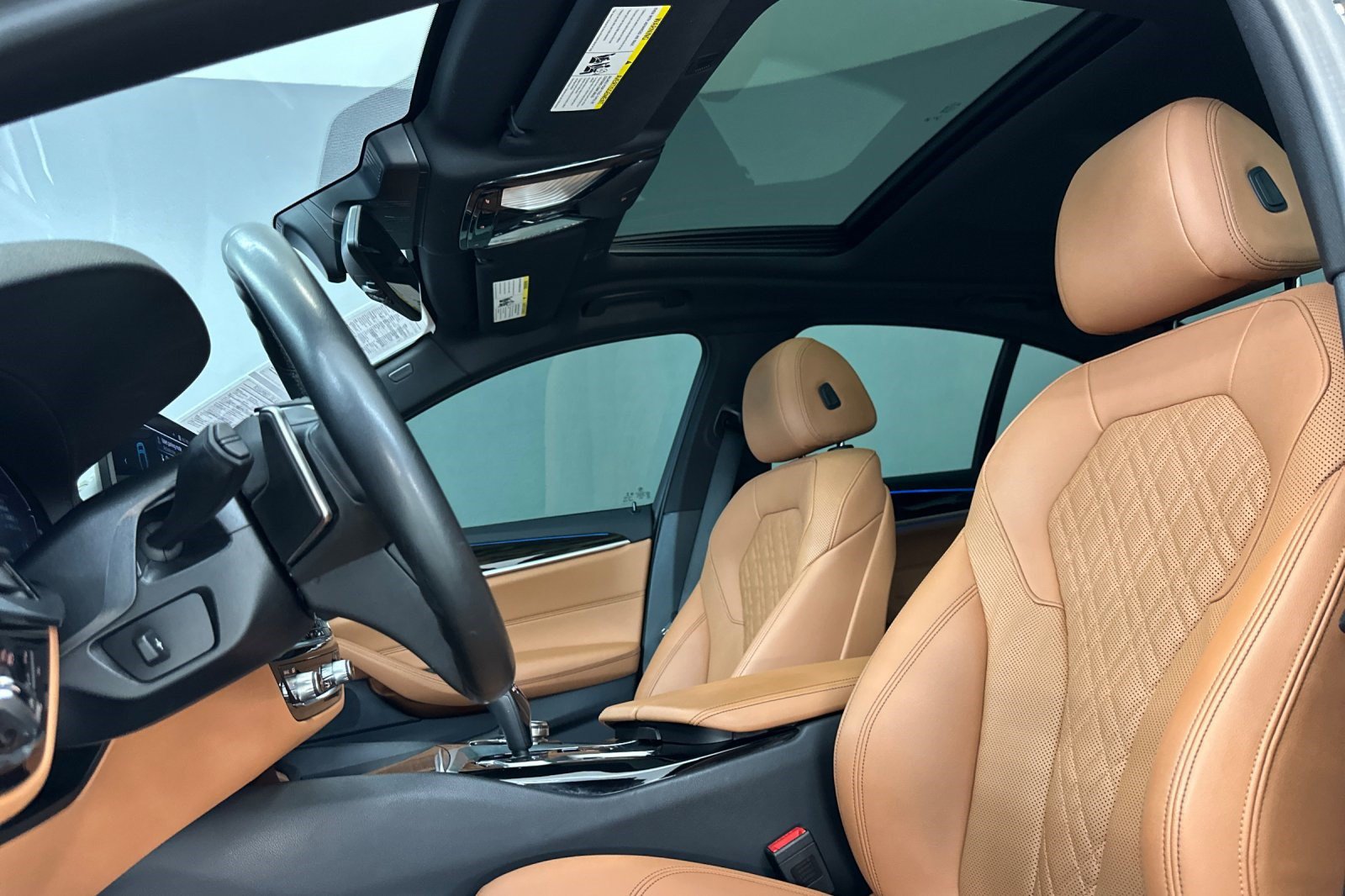 Certified 2023 BMW 530e w/ Convenience Package RWD image 24