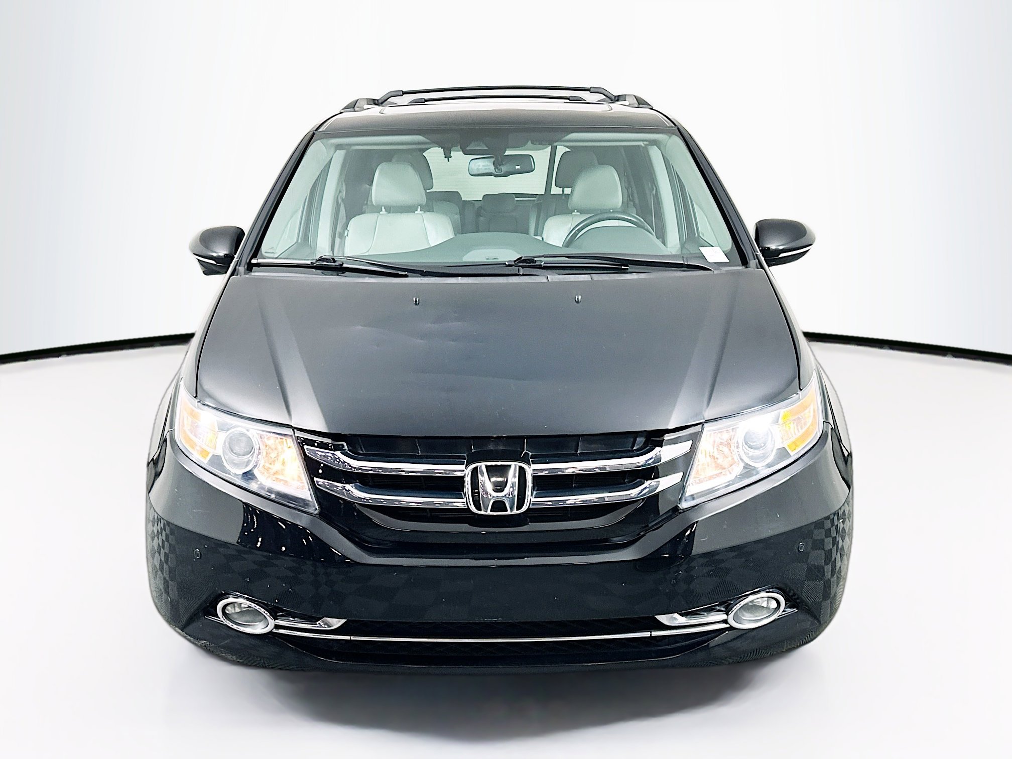 Used 2016 Honda Odyssey Touring Elite image 2
