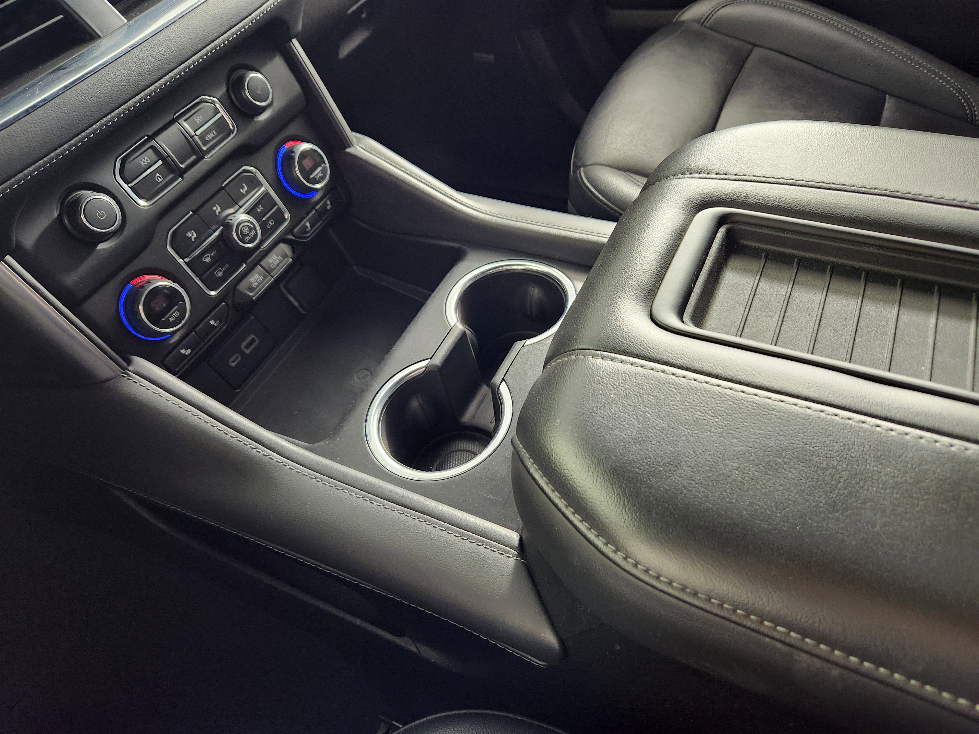 Used 2024 Chevrolet Suburban LT AWD/4WD image 25