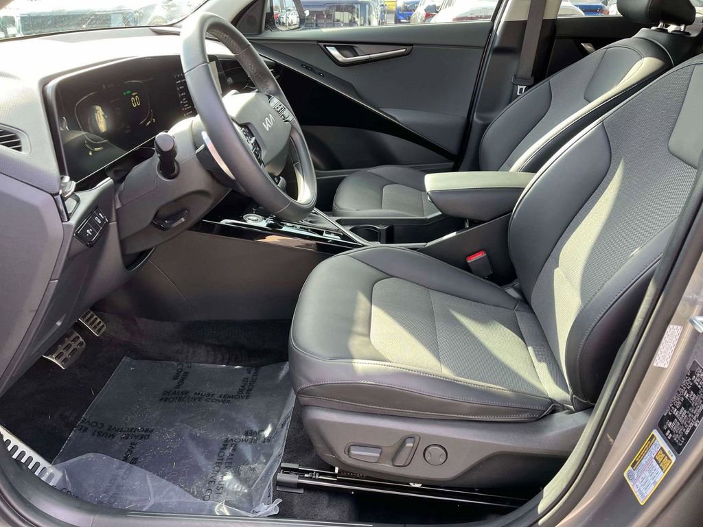Used 2023 Kia Niro EX Touring image 15