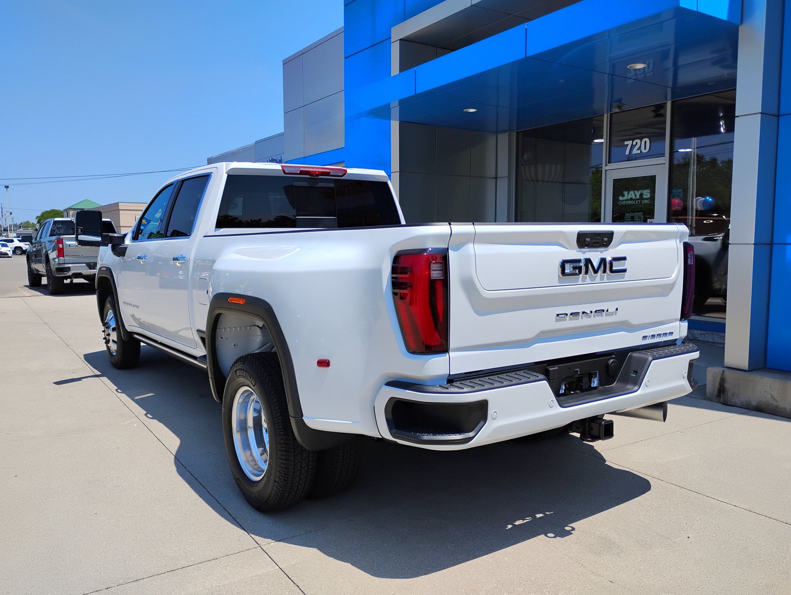 New 2026 GMC Sierra 3500 Denali Ultimate AWD/4WD image 9