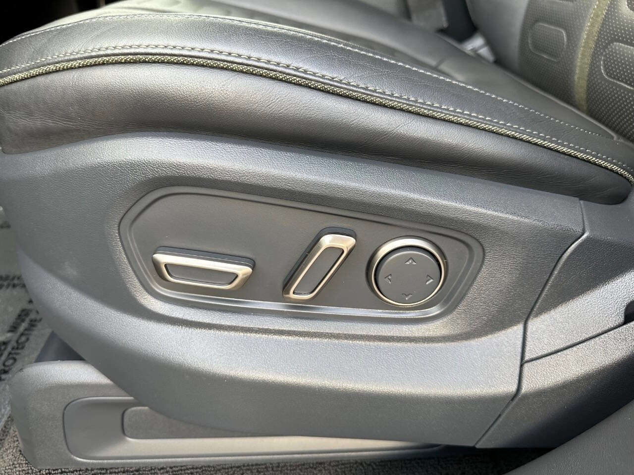 Used 2022 Rivian R1T Launch Edition image 41