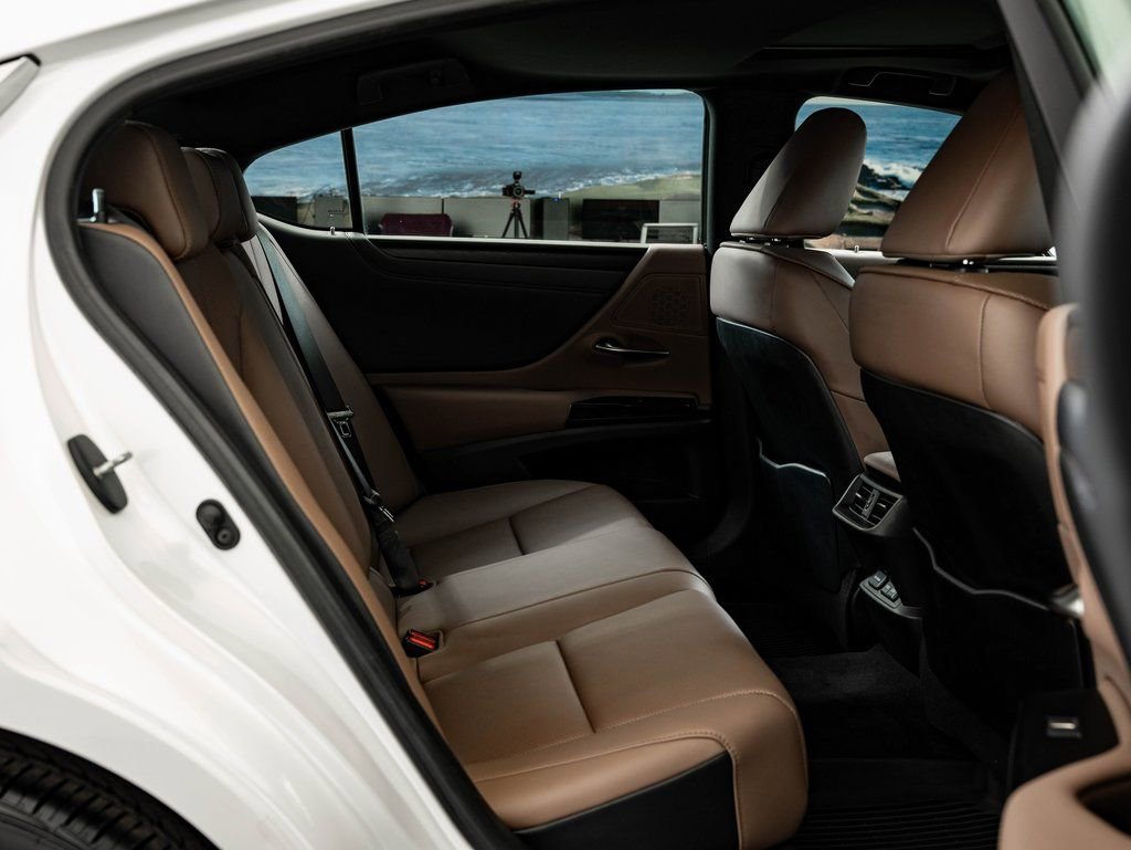 Certified 2023 Lexus ES 350 w/ Premium Package FWD image 44