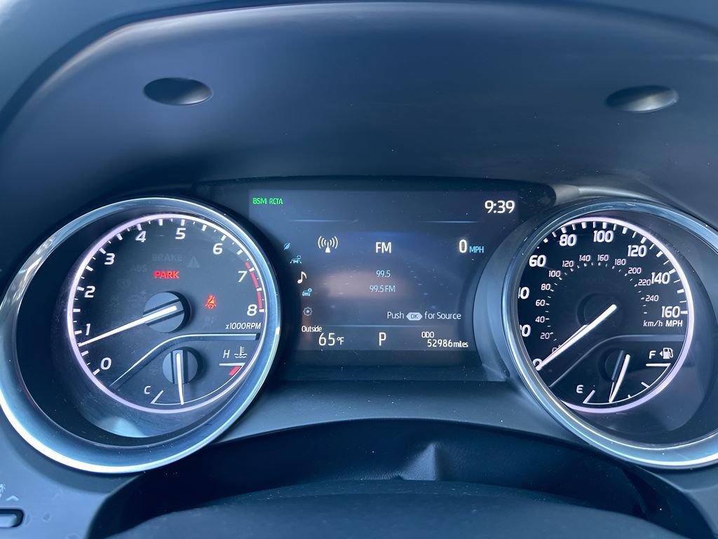 Used 2019 Toyota Camry XLE image 17