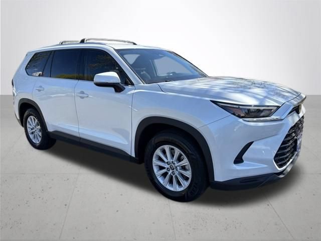 Used 2024 Toyota Grand Highlander AWD image 4