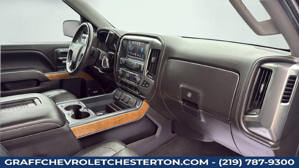 Used 2018 Chevrolet Silverado 1500 LTZ w/ High Desert Package AWD/4WD image 33