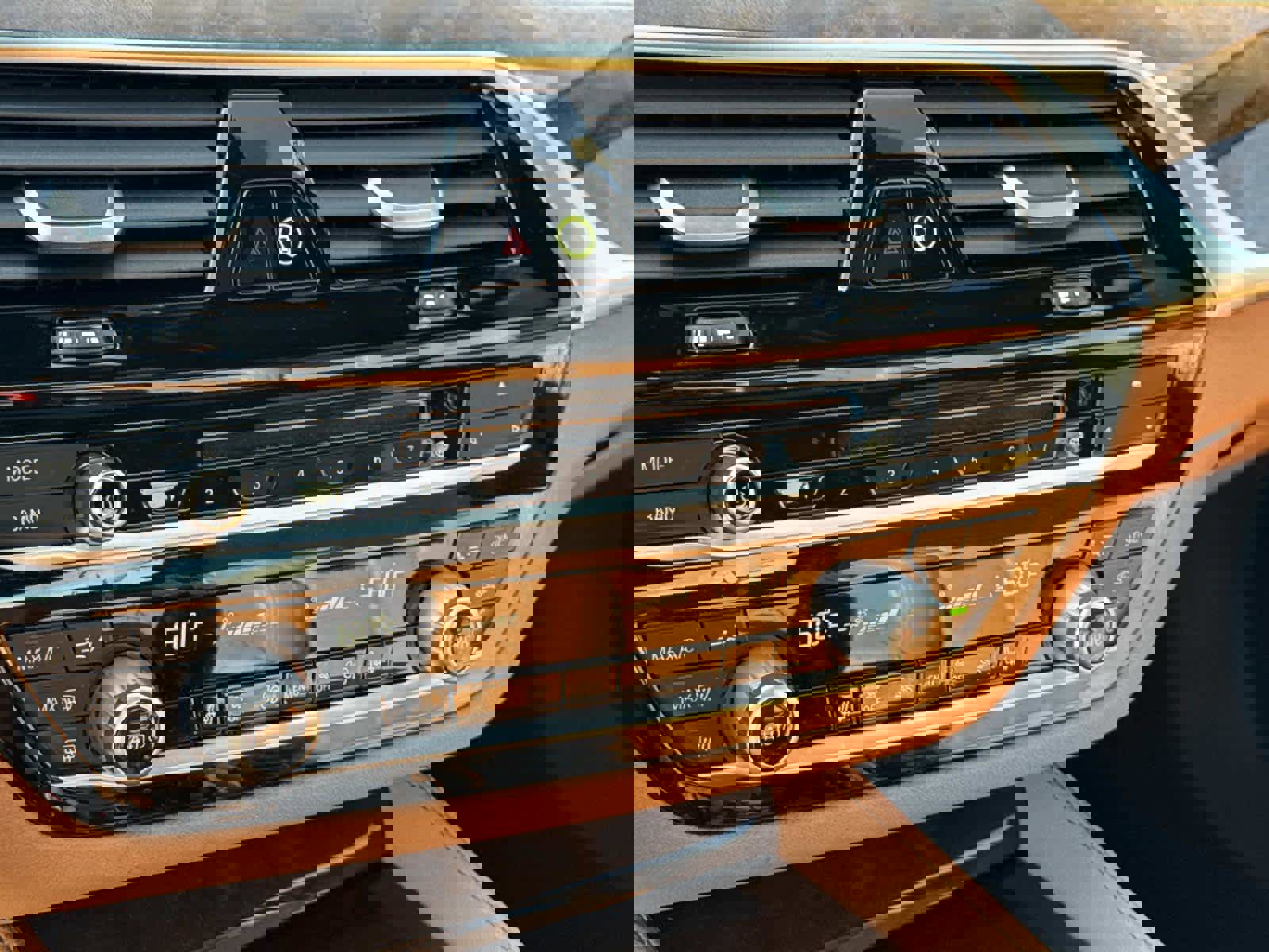 Used 2018 BMW 540i xDrive w/ M Sport Package image 20