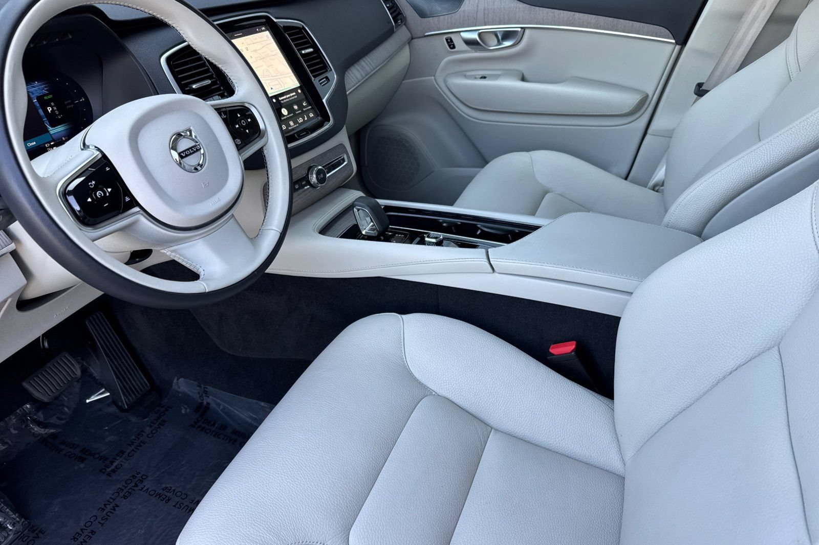 Used 2024 Volvo XC90 T8 Plus AWD/4WD image 9