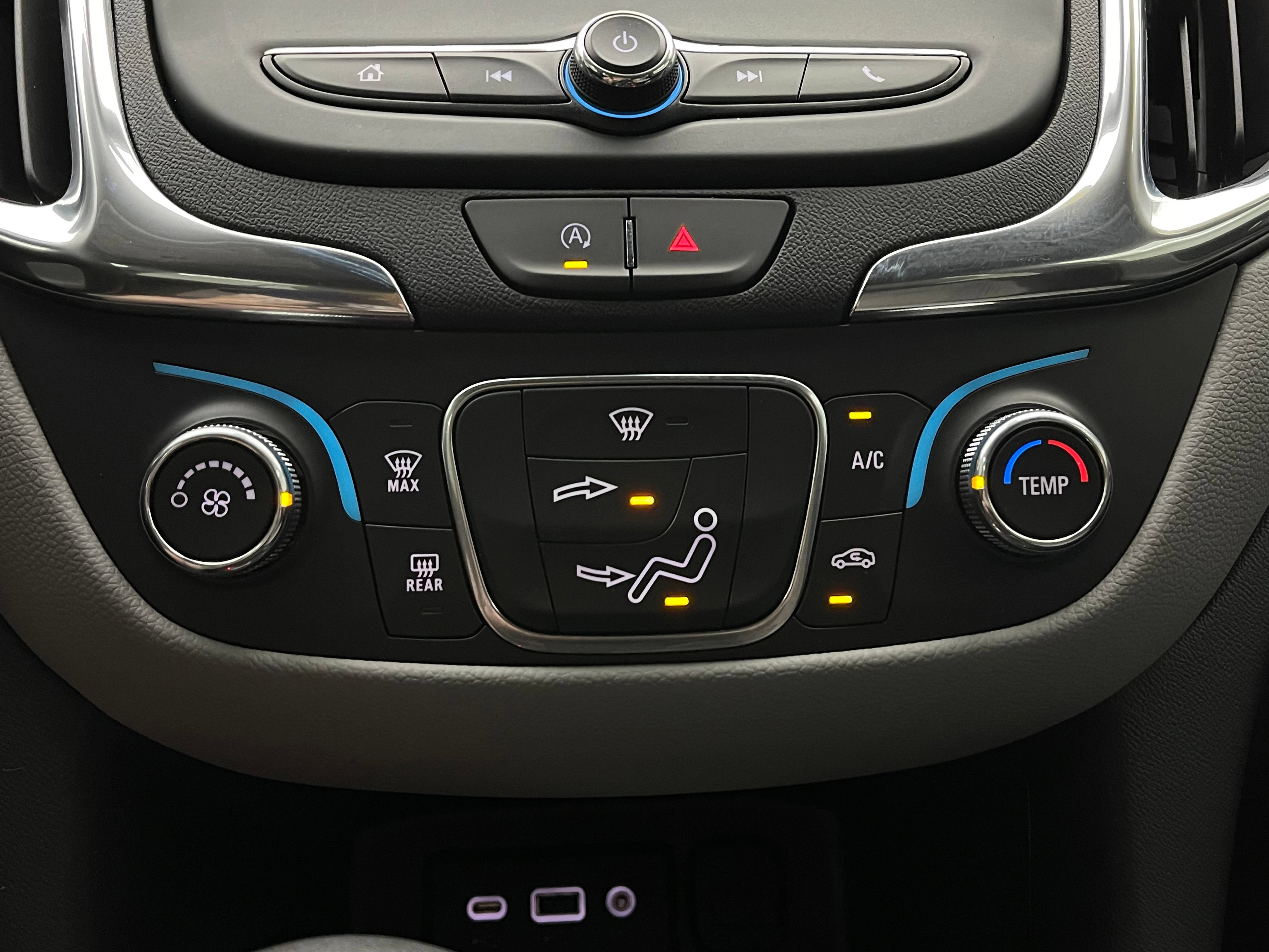 Used 2024 Chevrolet Equinox LS FWD image 23