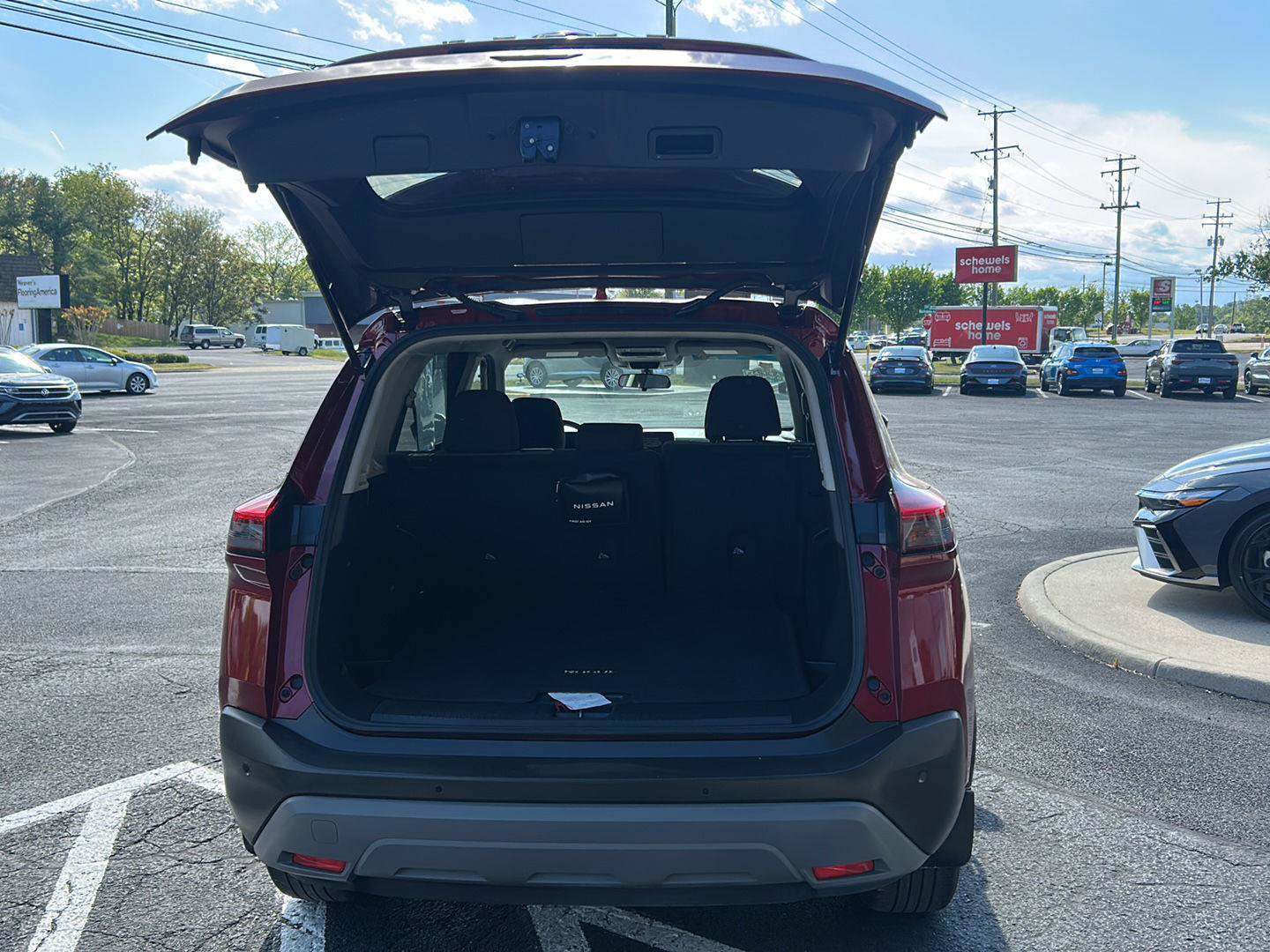 Used 2023 Nissan Rogue SV AWD/4WD image 7